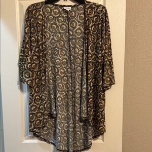 LuLaRoe Sunburst Pattern Top in Black and Gold